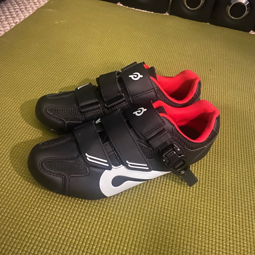 Peloton cycle shoes size 6 women’s